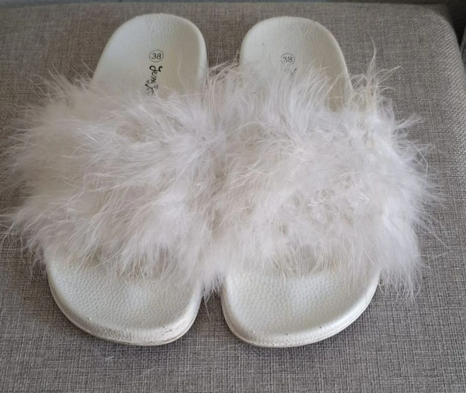 Sandalias blancas con Pelo limite edition Y2K – photo 2
